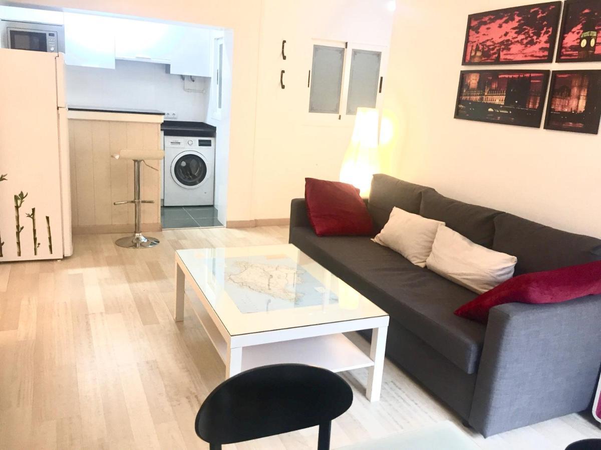 Carrer Santa Rita Apartment